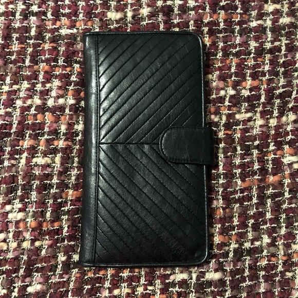 Black non-leather clutch/ wallet. - Picture 1 of 4